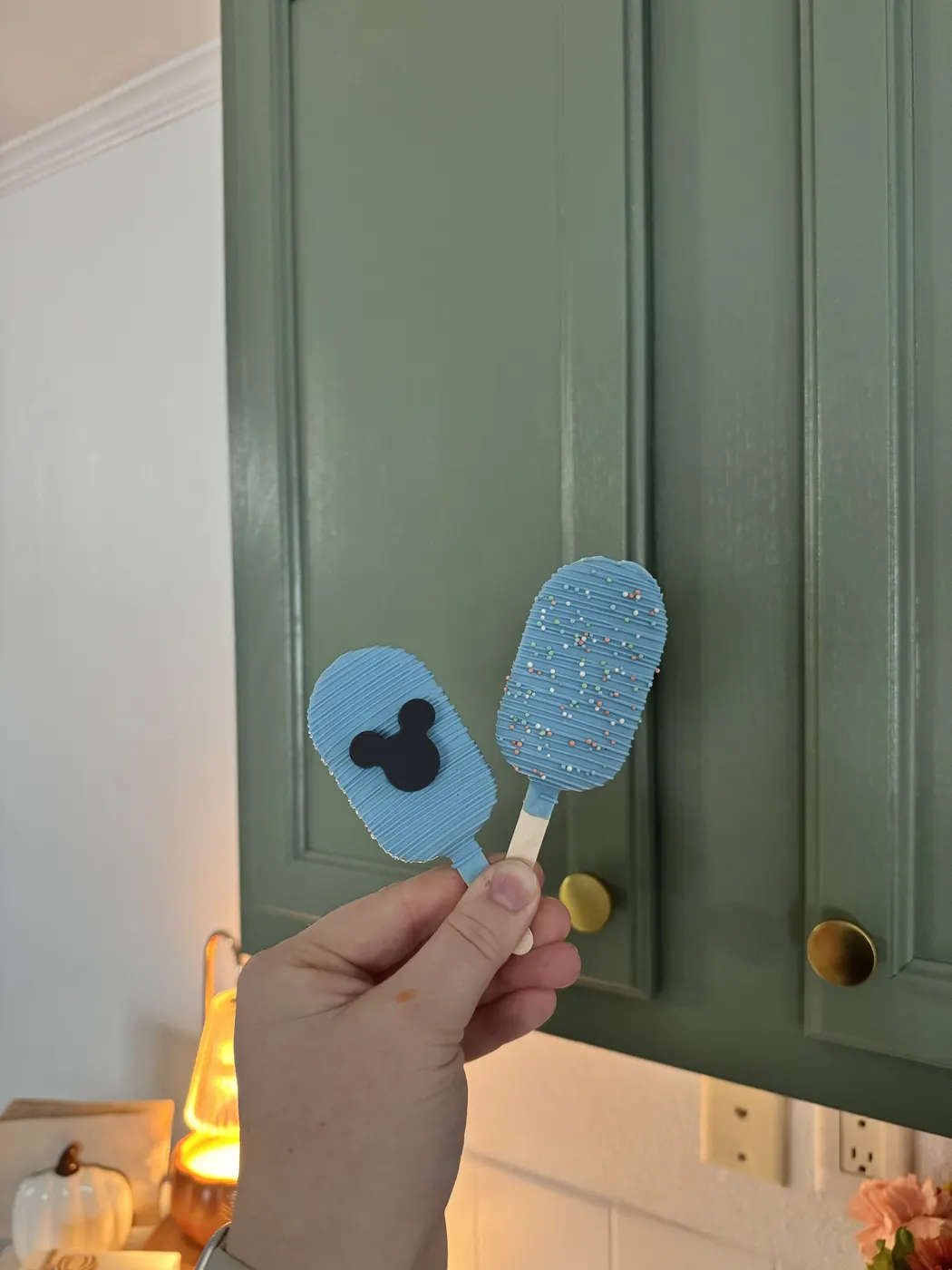 Cakesicle example 9 from The Sweet Spot Cake Pops