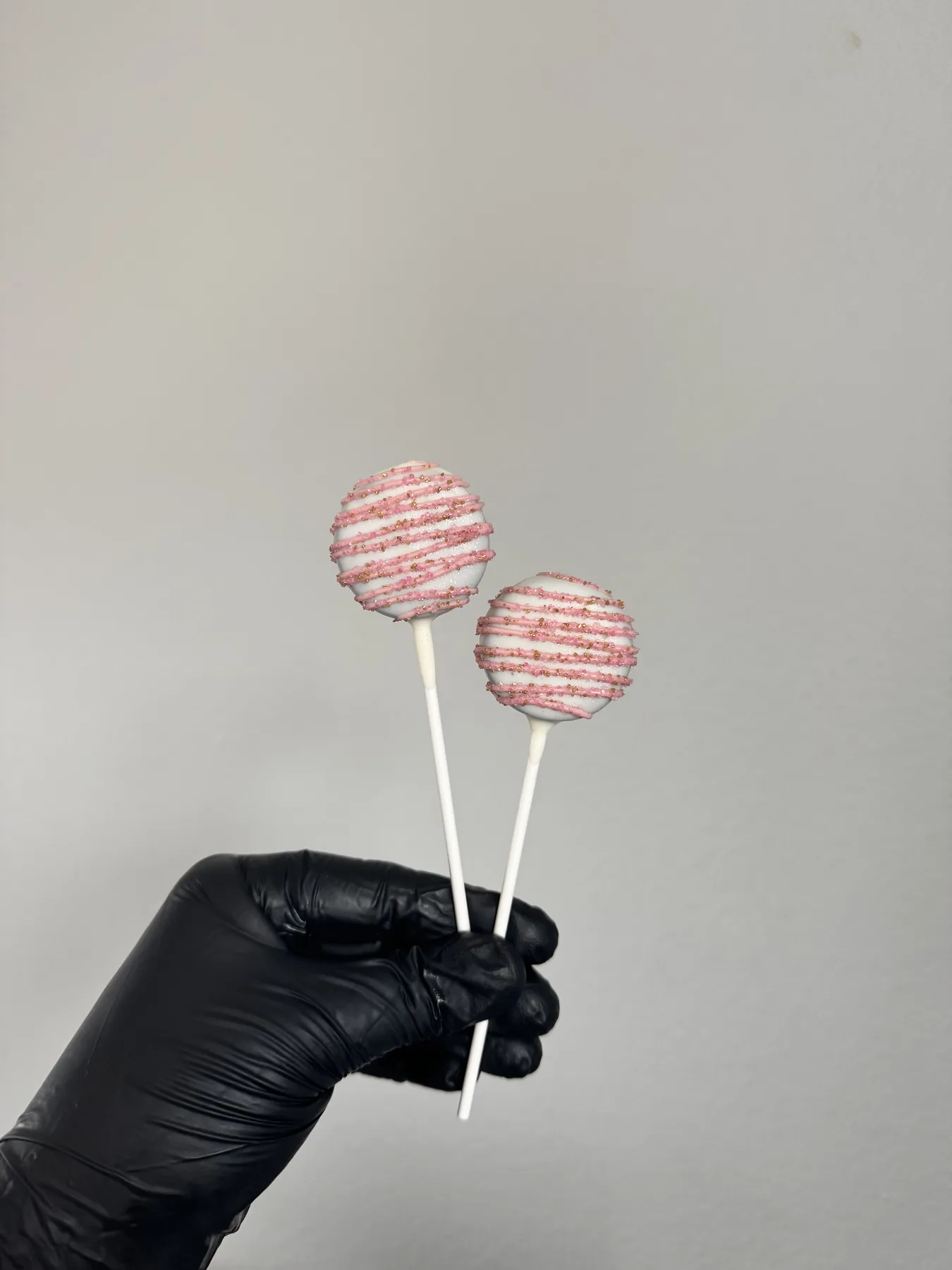 Classic Round Cake Pop example 2 from The Sweet Spot Cake Pops