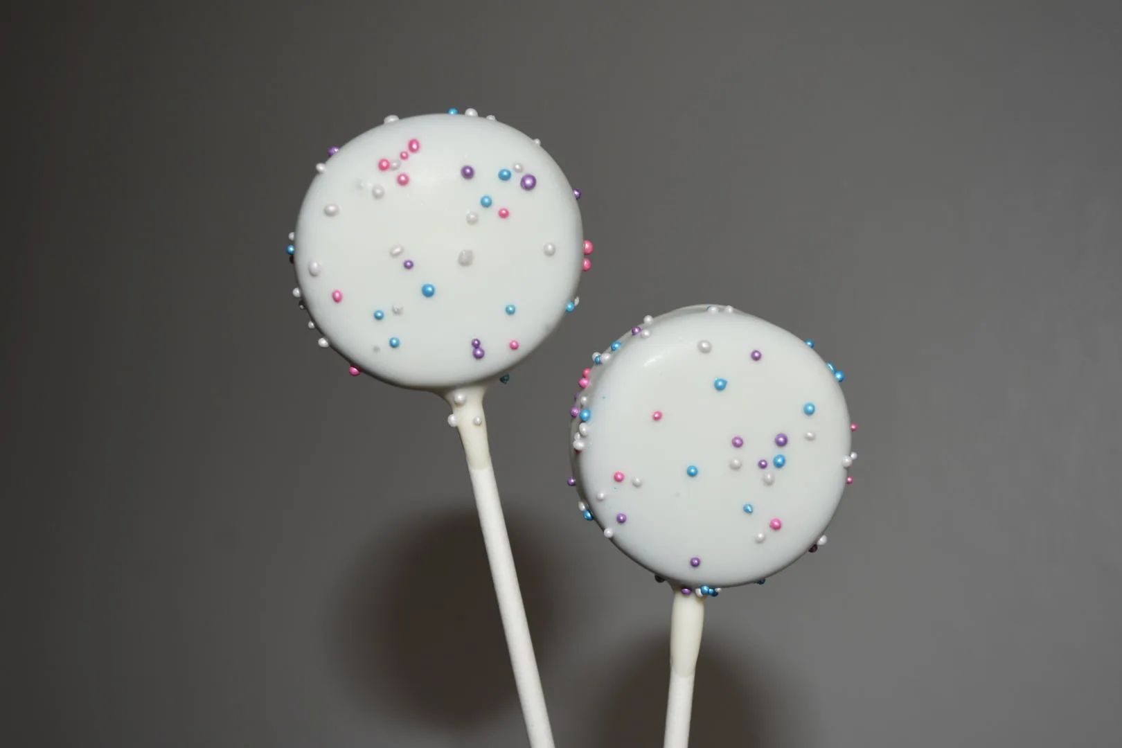 Classic Round Cake Pop example 5 from The Sweet Spot Cake Pops