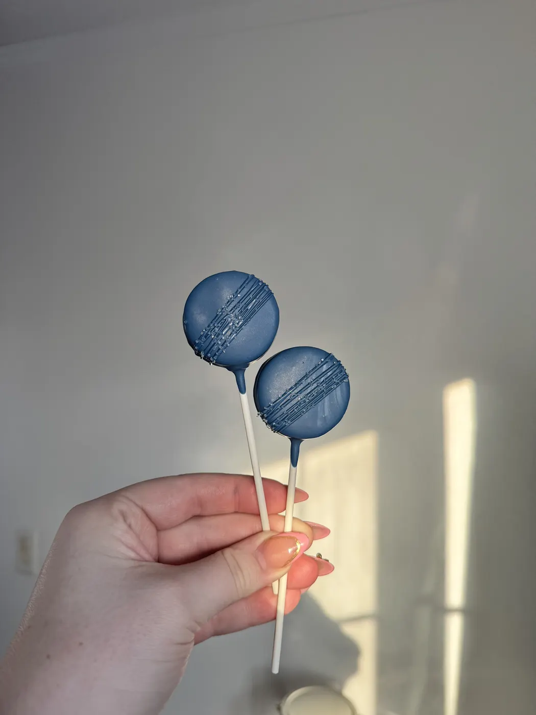 Classic Round Cake Pop example 9 from The Sweet Spot Cake Pops