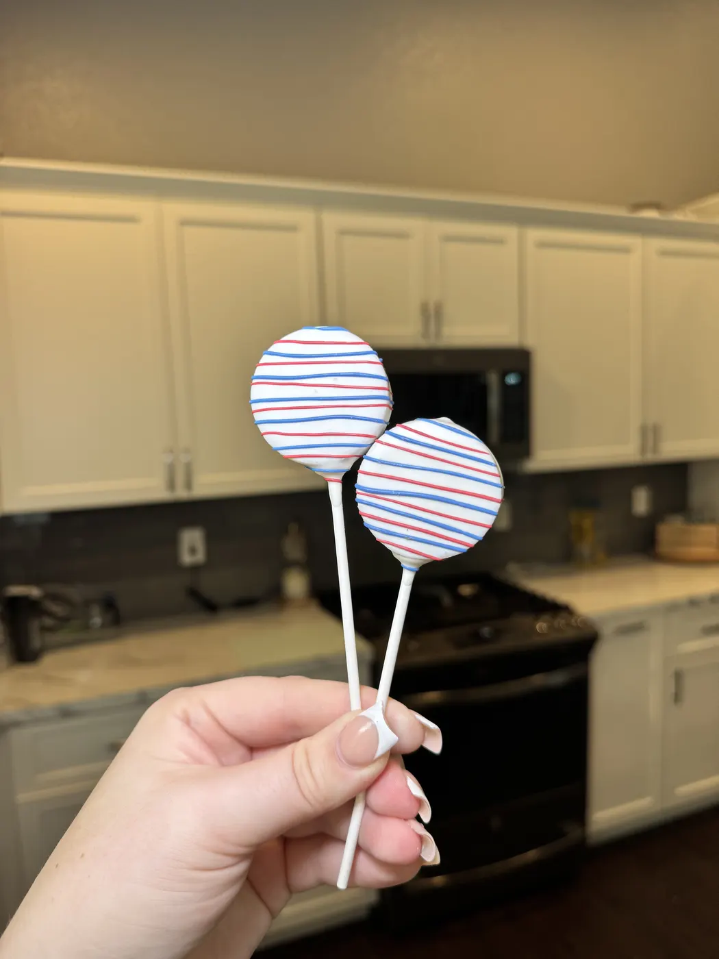 Classic Round Cake Pop example 22 from The Sweet Spot Cake Pops