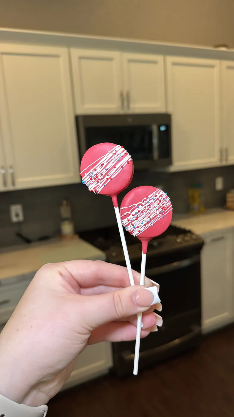 Classic Round Cake Pop example 34 from The Sweet Spot Cake Pops
