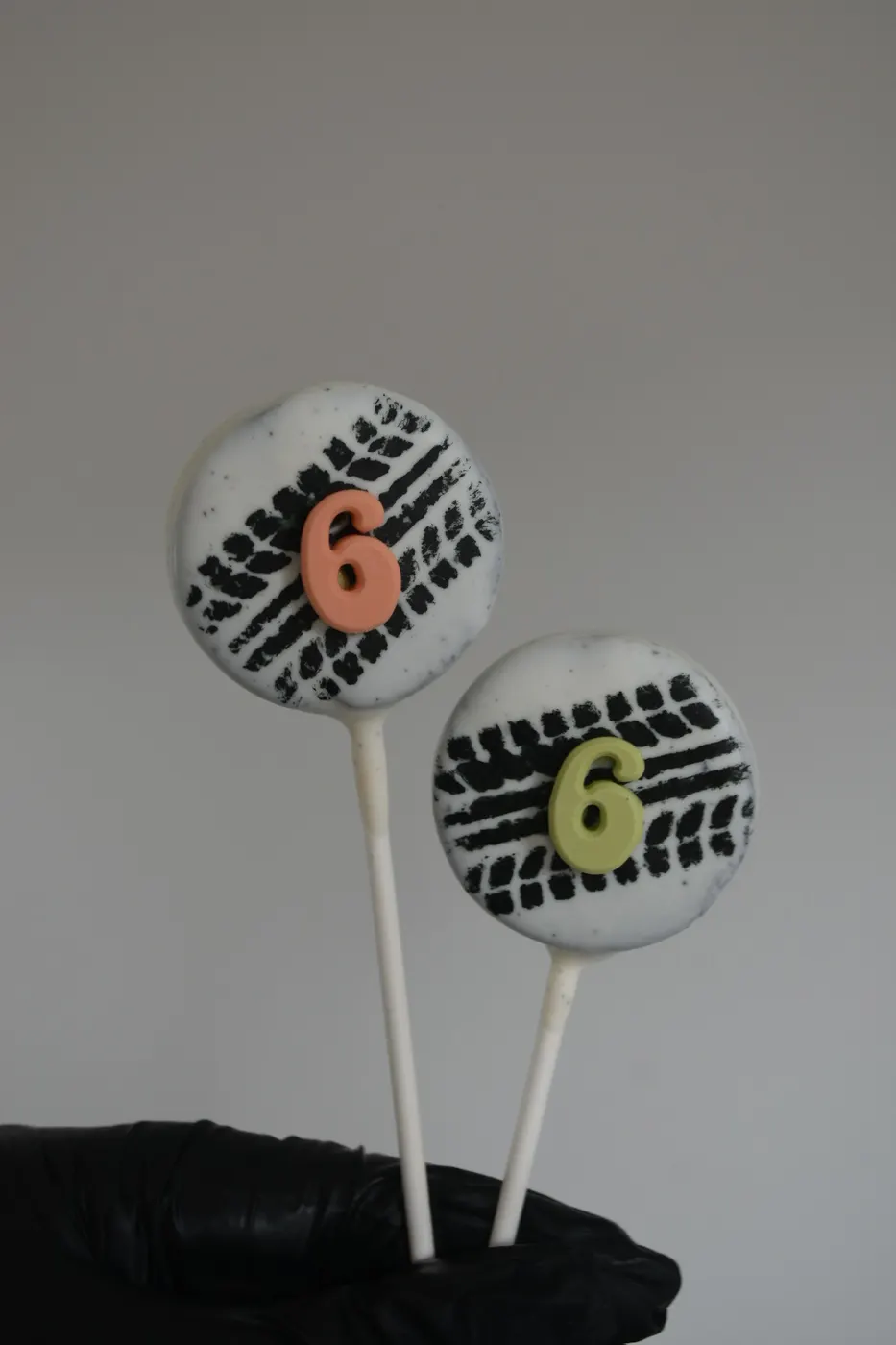 Custom Cake Pop example 22 from The Sweet Spot Cake Pops