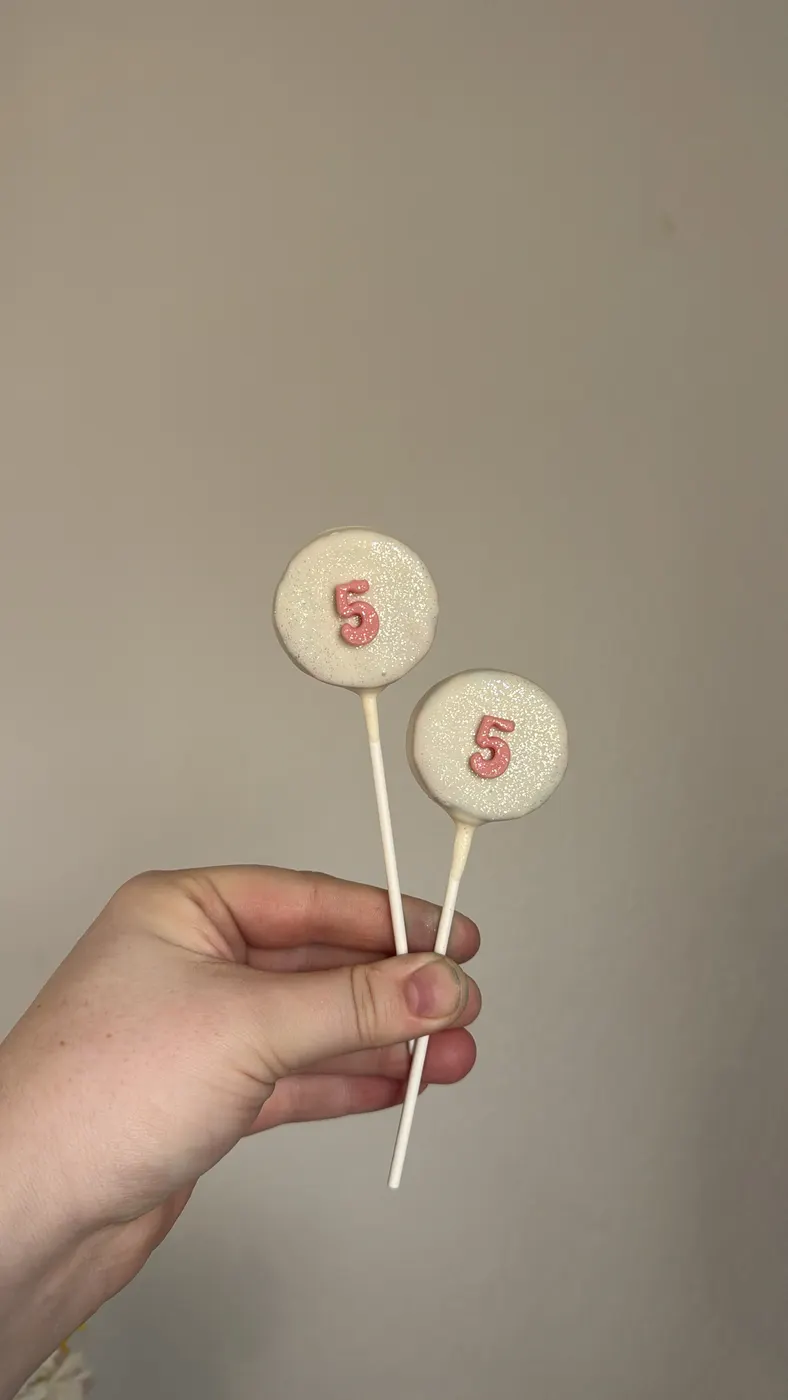Custom Cake Pop example 60 from The Sweet Spot Cake Pops