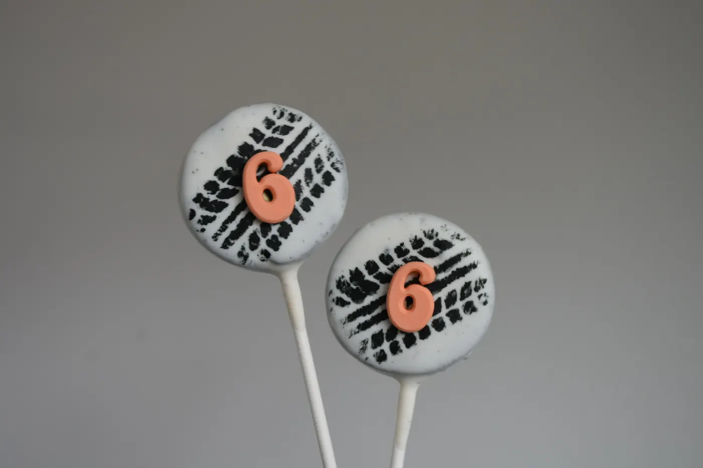 Custom Cake Pop example 63 from The Sweet Spot Cake Pops