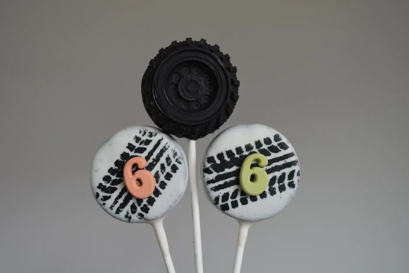 Custom Cake Pop example 96 from The Sweet Spot Cake Pops