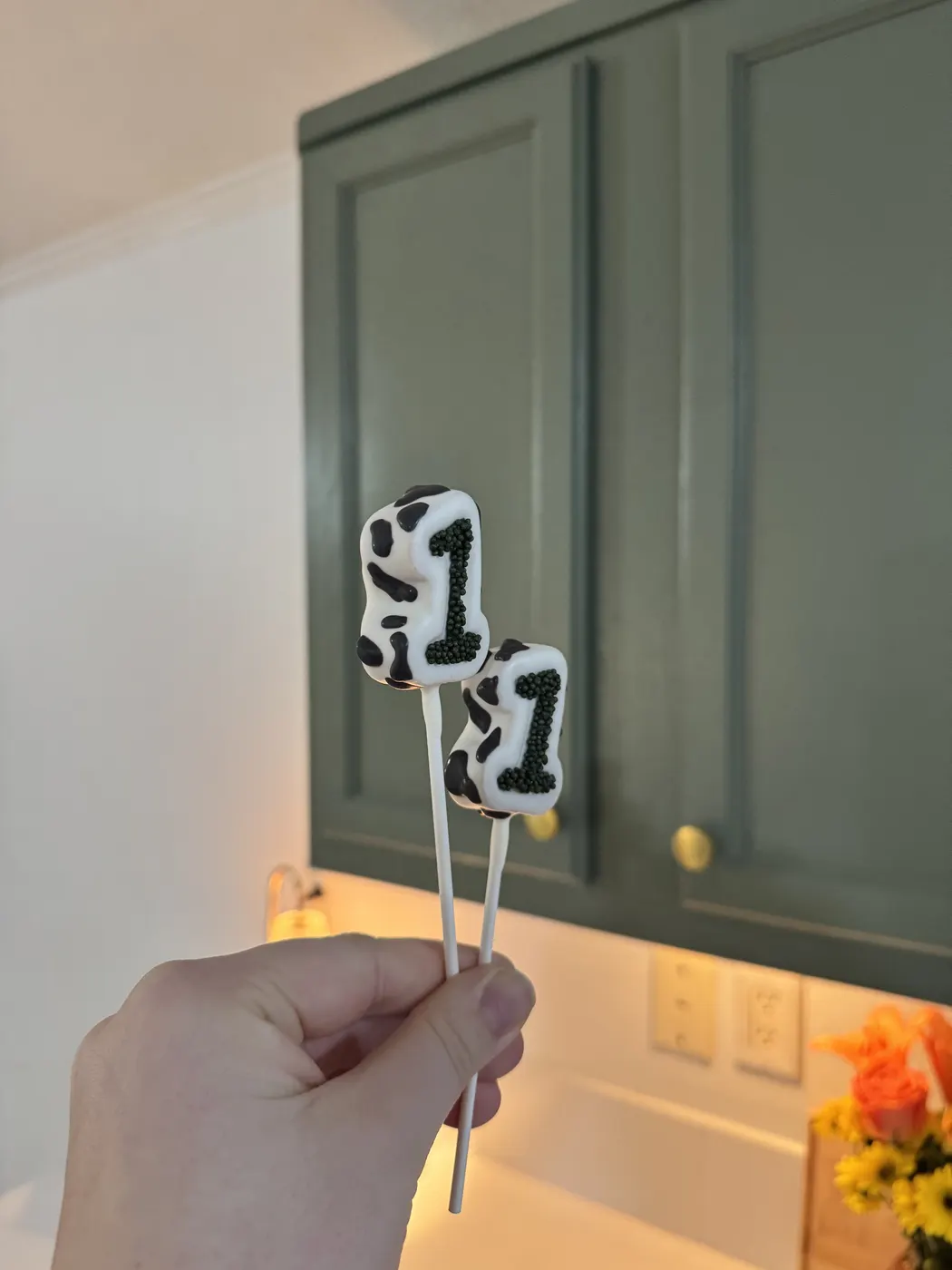 Custom Cake Pop example 183 from The Sweet Spot Cake Pops
