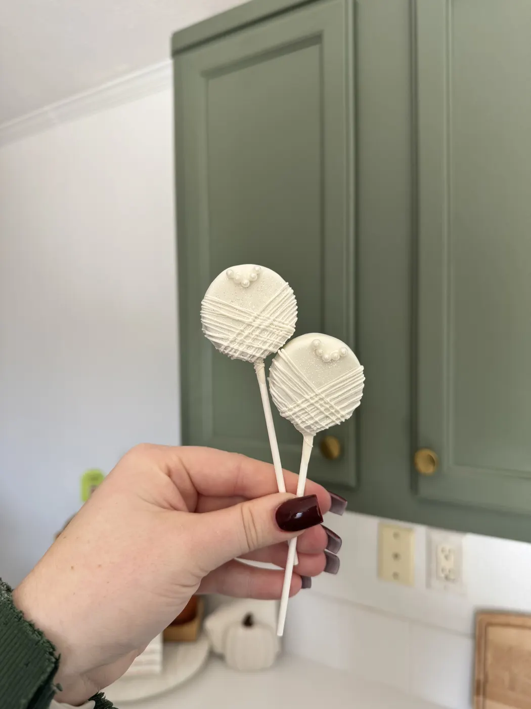 Custom Cake Pop example 184 from The Sweet Spot Cake Pops