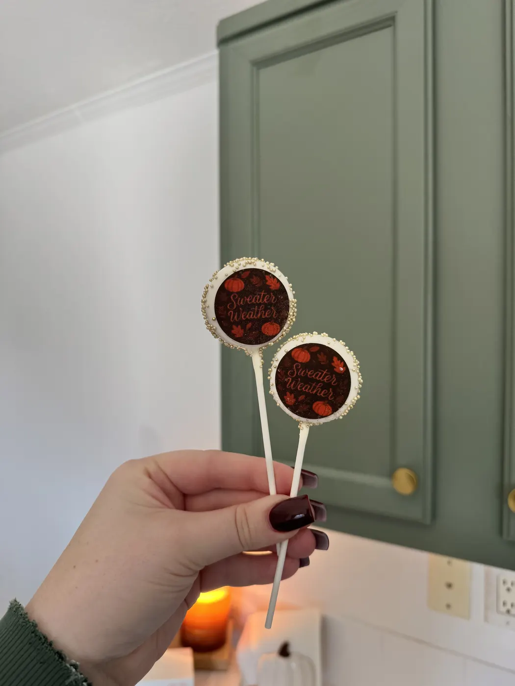 Edible Image Cake Pop example 1 from The Sweet Spot Cake Pops