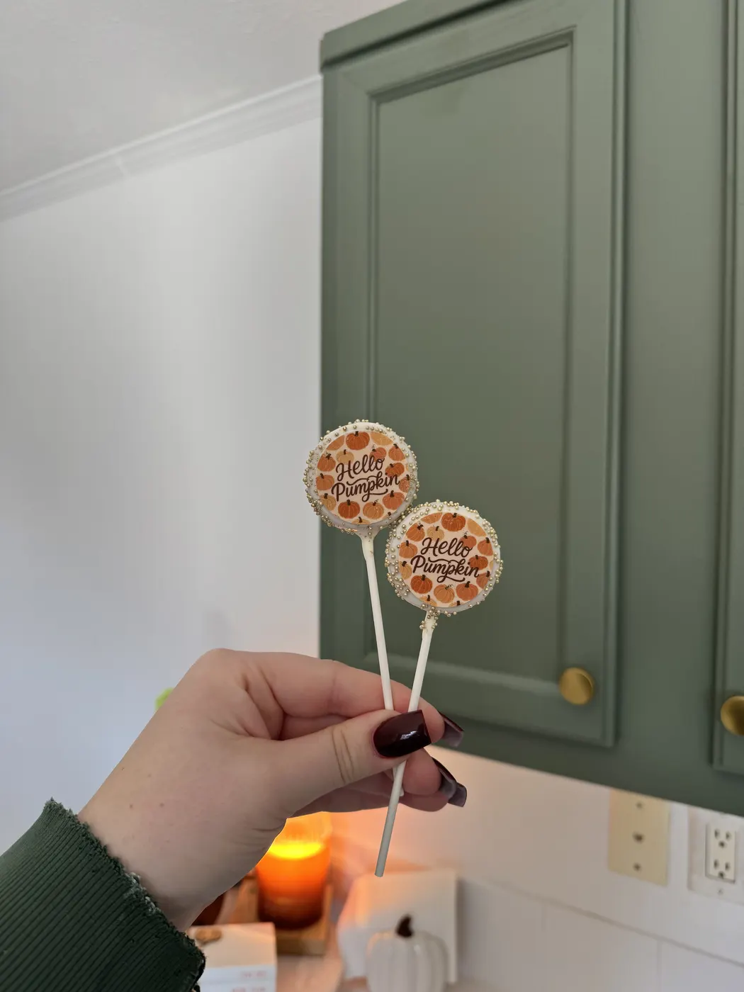 Edible Image Cake Pop example 8 from The Sweet Spot Cake Pops