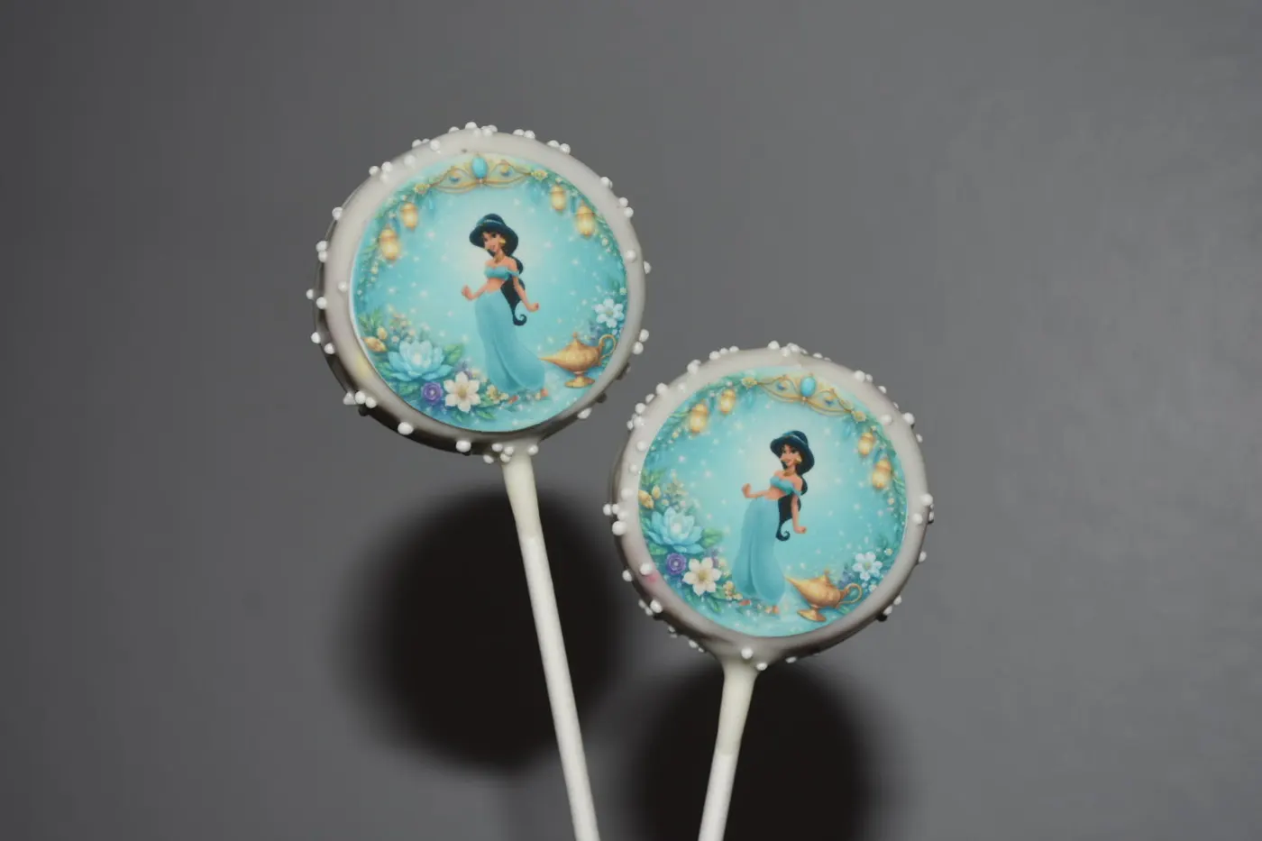 Edible Image Cake Pop example 13 from The Sweet Spot Cake Pops